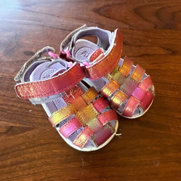 See Kai‎ Run Pink & Gold Metallic Fisherman Sandals Runners Sz 4 - Picture 1 of 7